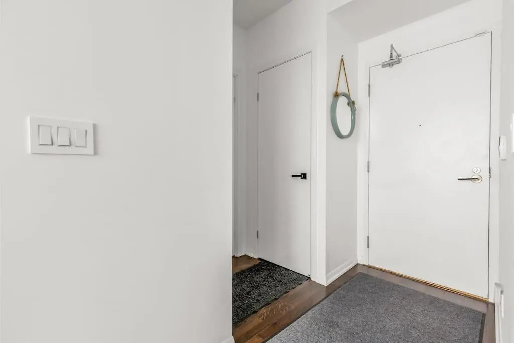 Apartment 2 Bedroom With Amazing City Views & Free Parking Toronto