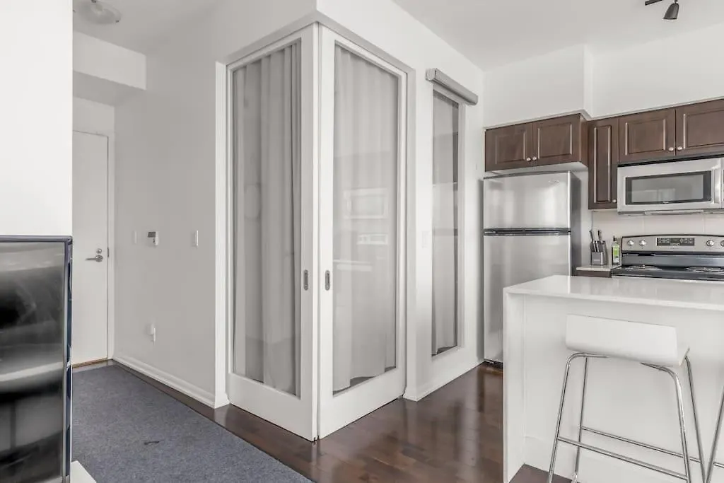2 Bedroom With Amazing City Views & Free Parking Toronto 0*,  Canada