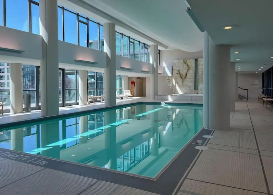 2 Bedroom With Amazing City Views & Free Parking Toronto 0*,  Canada