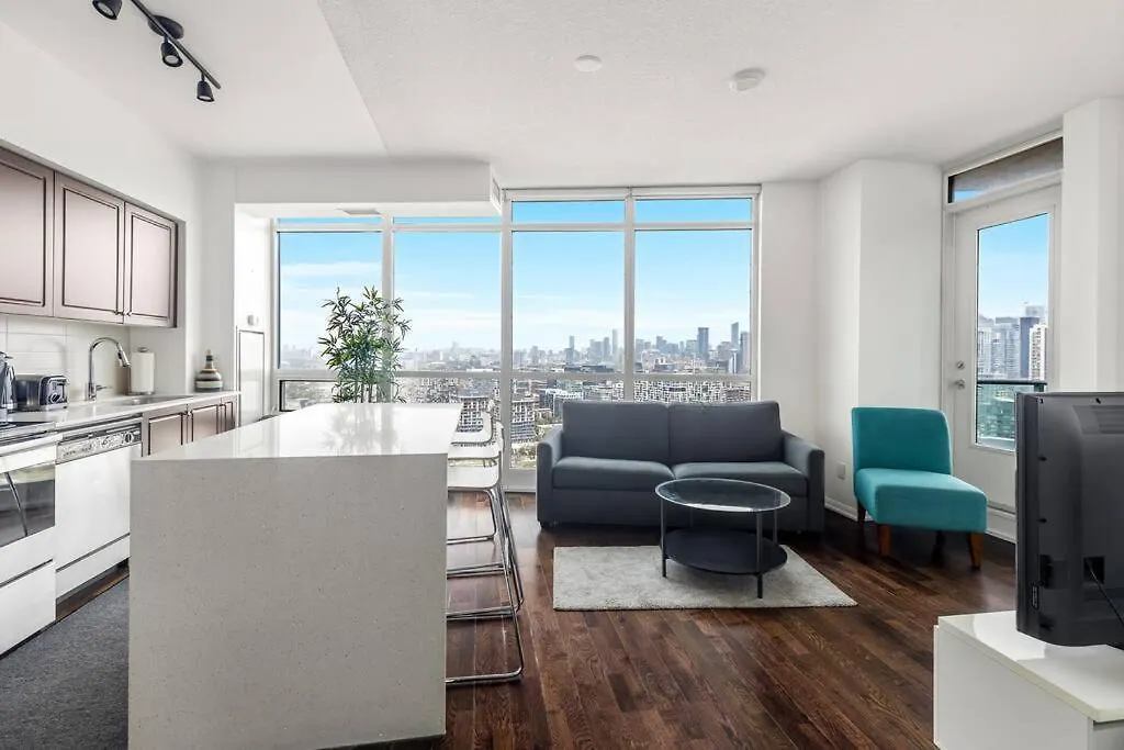 Apartment 2 Bedroom With Amazing City Views & Free Parking Toronto